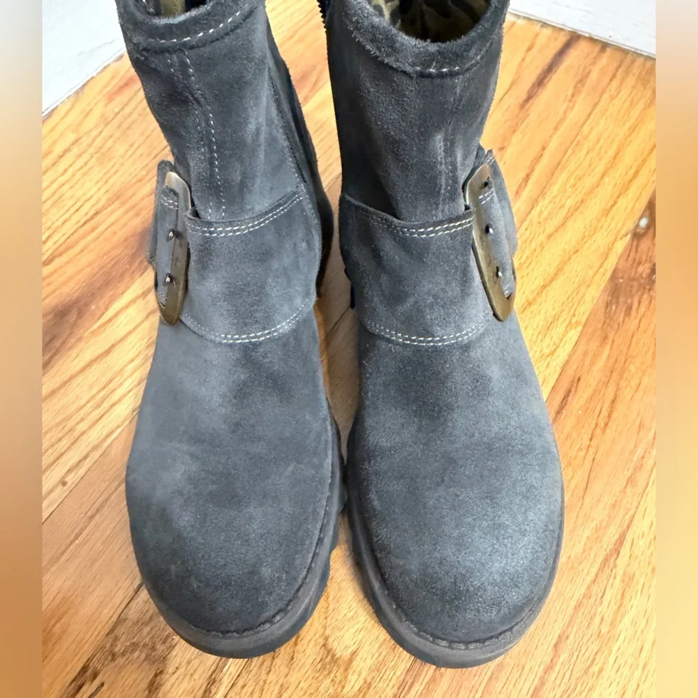 Fly London Riley Gray Suede Ankle Boots with Buckle - new - Picture 4 of 10